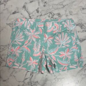 Girls Vineyard Vines shorts
Size 10